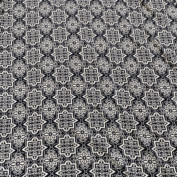 Loft Geometric Tank Top - Picture 2 of 5